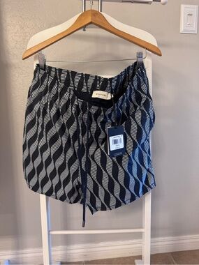 Bugatchi Black and White Wave-Print Swim Trunks